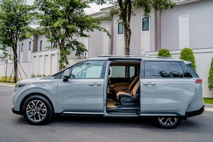 7 seater MPV rental Singapore